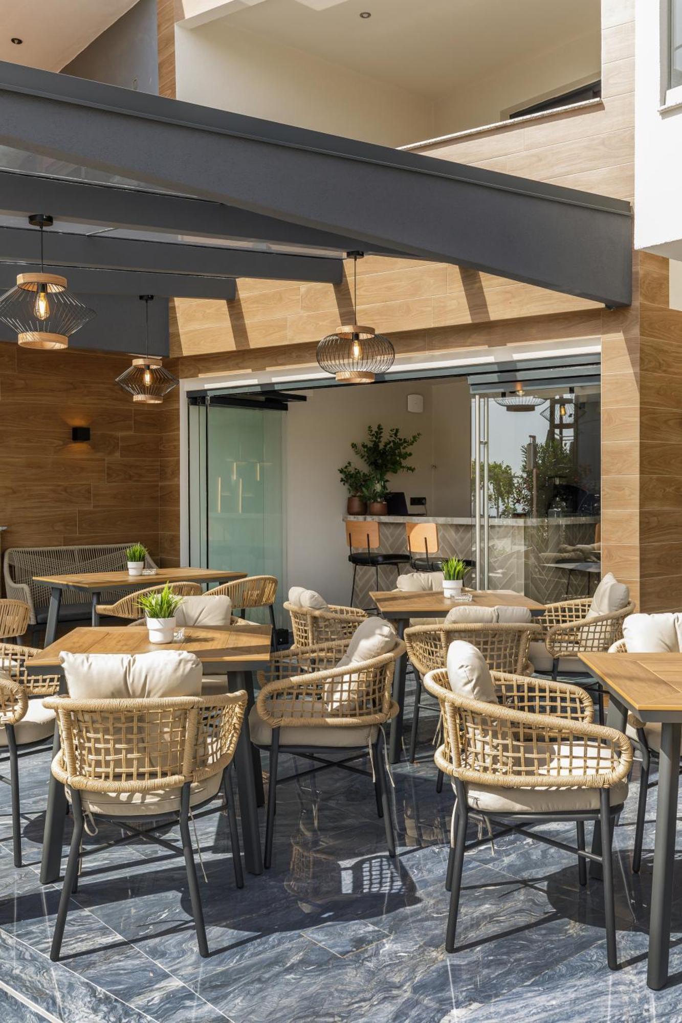 Costa De Luxe Suites Leptokarya  Bagian luar foto